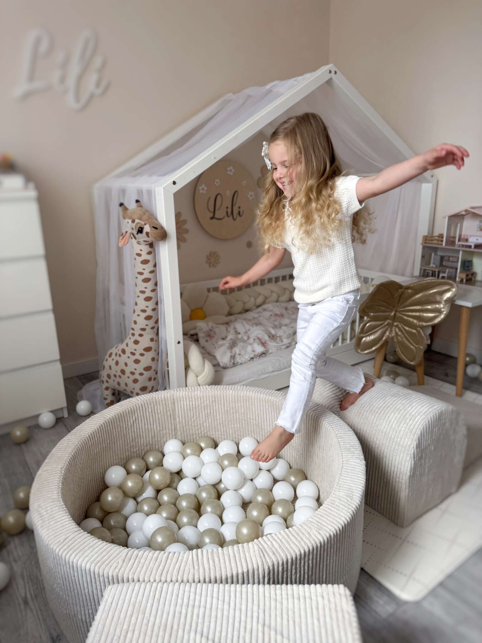 Foam playground with round pool 90x30 beige corduroy + 200 balls
