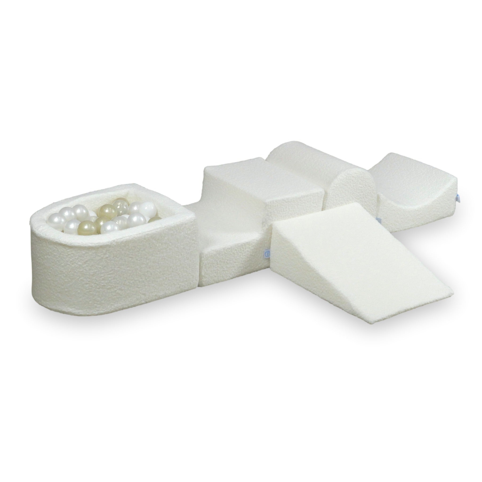 Foam play area with hill and micro boucle white pool + 100 balls