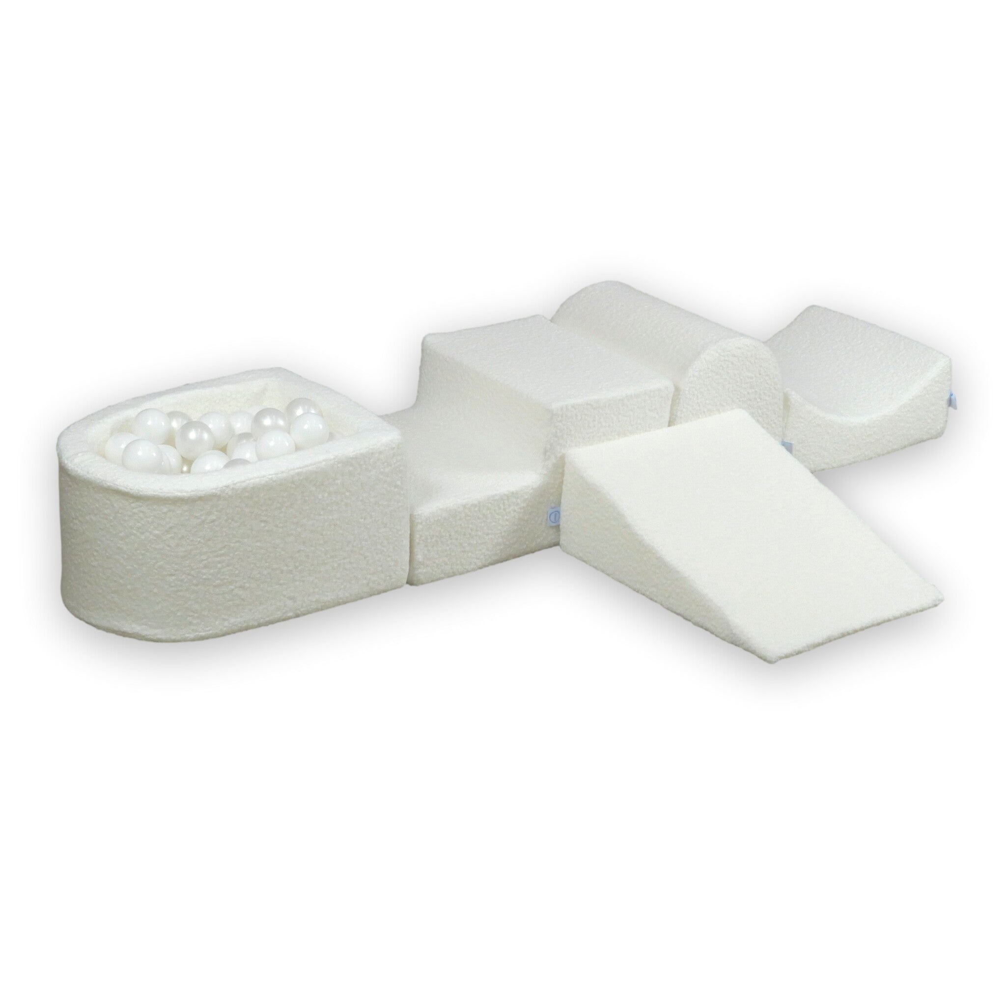 Foam play area with hill and micro boucle white pool + 100 balls