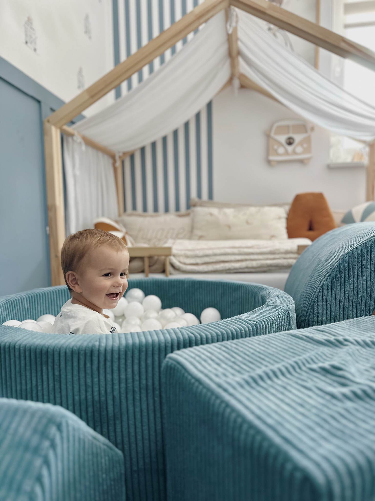 Foam playground with round pool 90x30 corduroy blue +200 balls