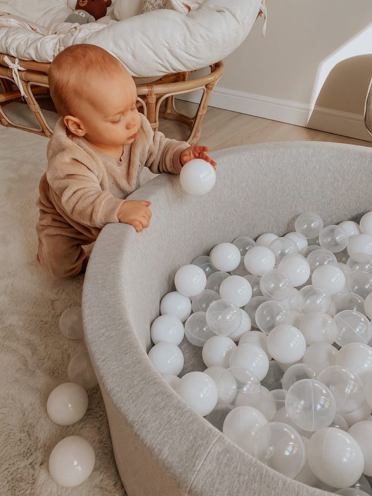 Ball pit with balls 90 × 30 cm light grey with 200 balls