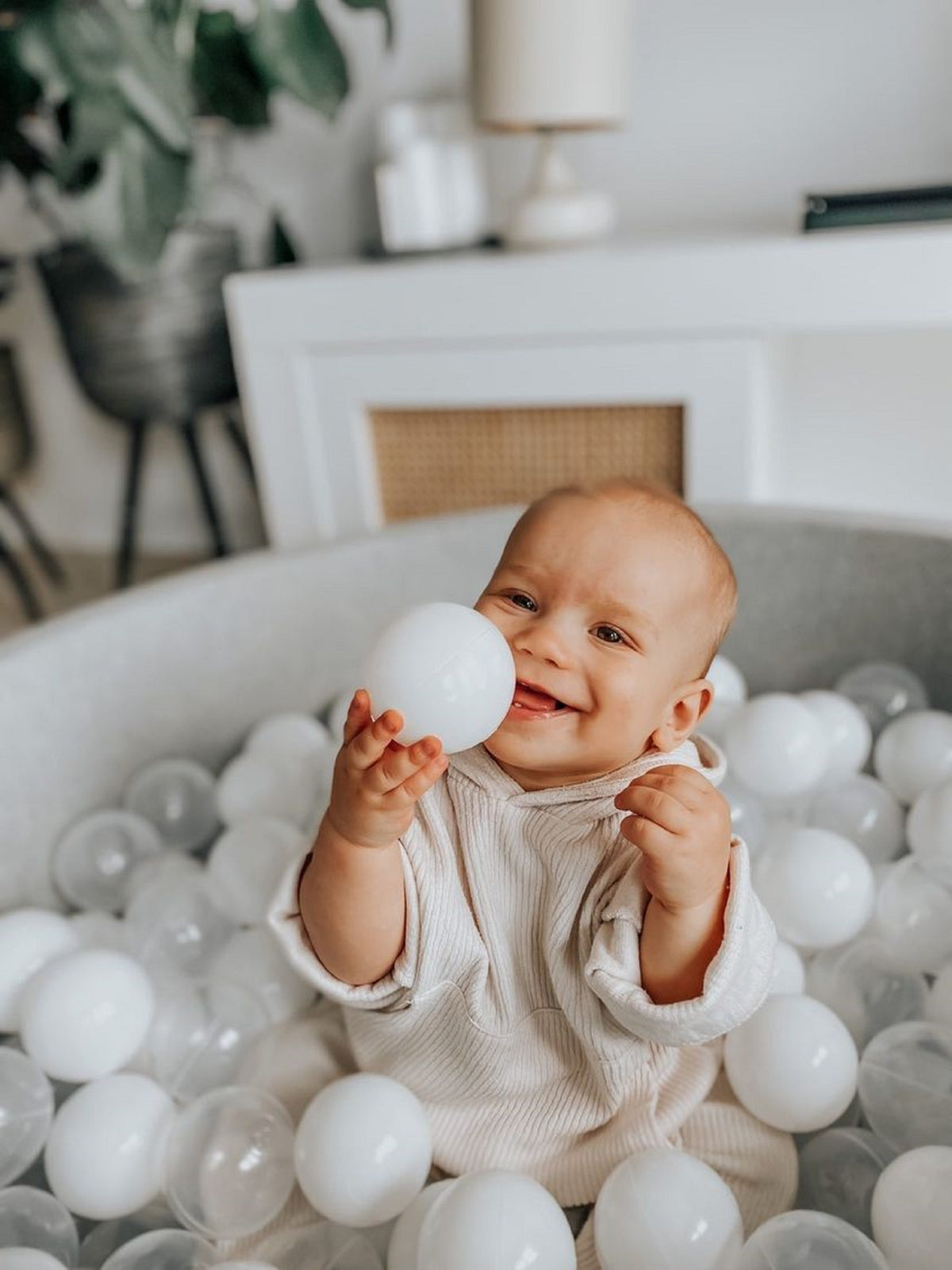 Ball pit with balls 90 × 30 cm light grey with 200 balls