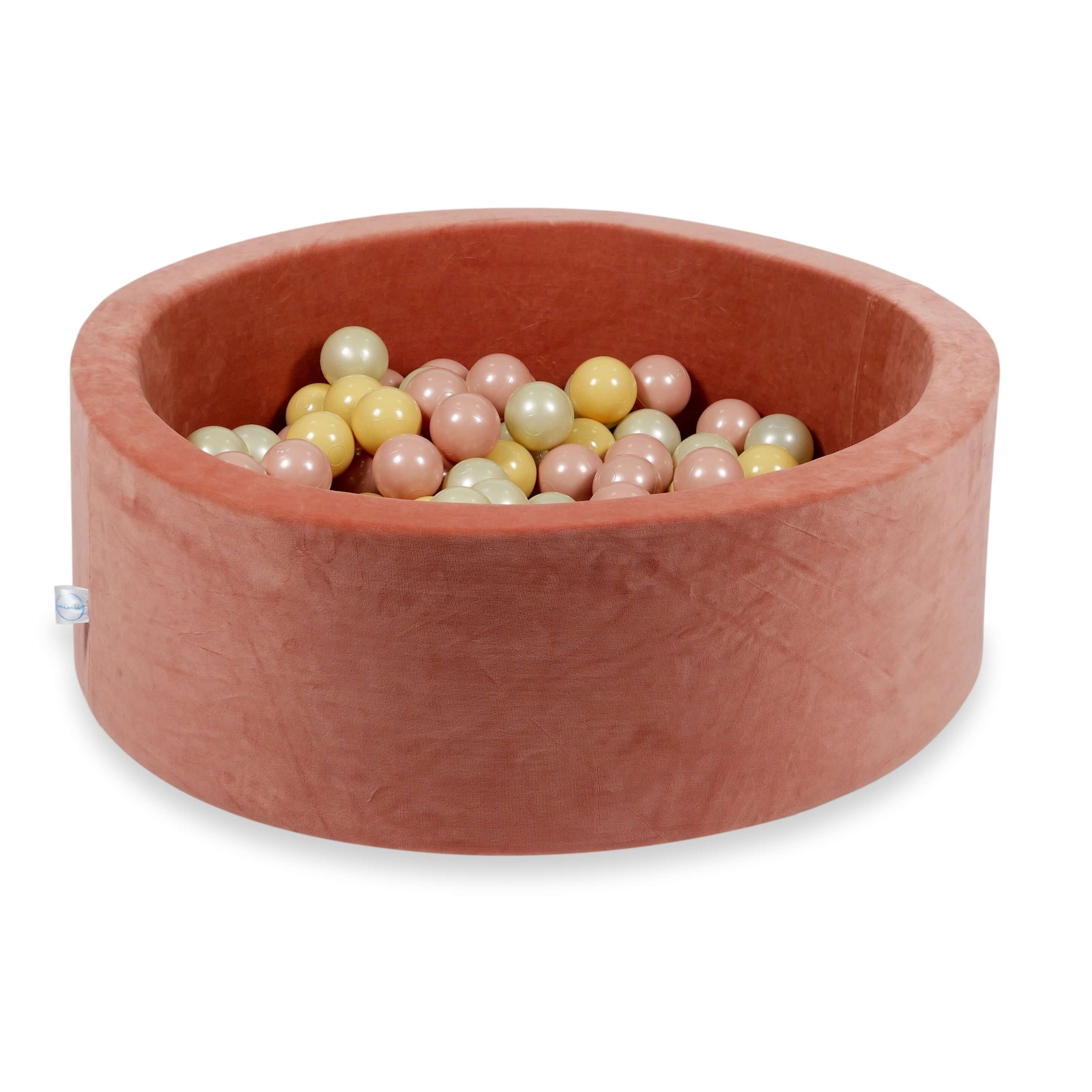 Ball pit in soft velvet