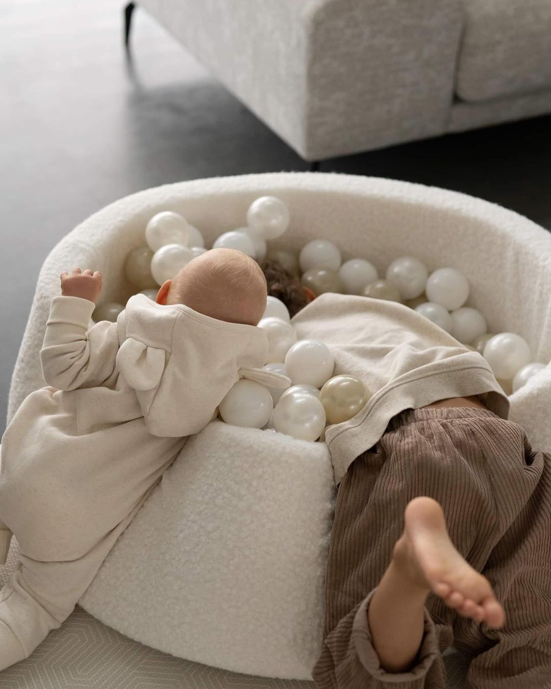 Ball pit with balls 90 × 30 cm bouclé white with 200 balls