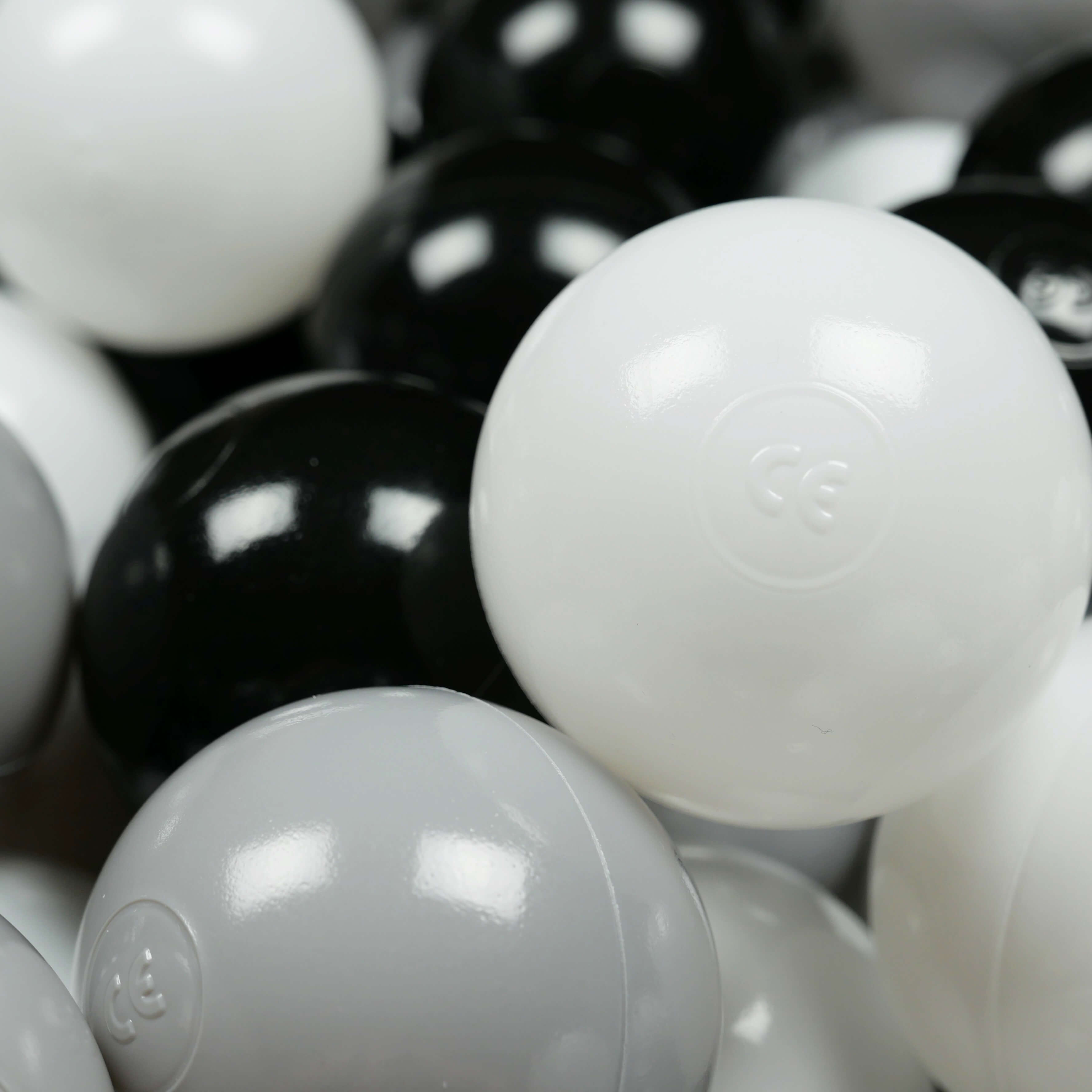 Game balls ø7cm 25 pieces white, black, gray