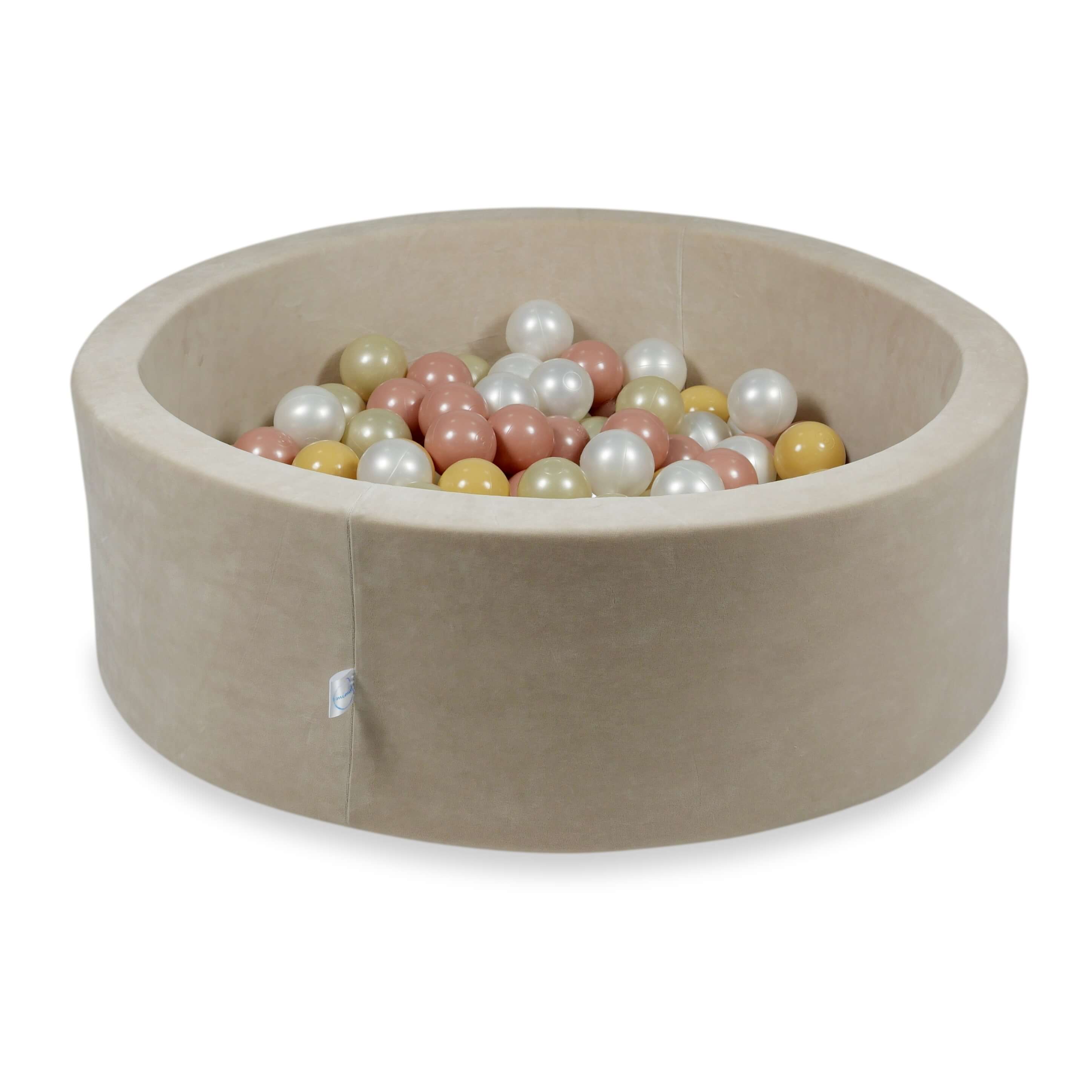 Ball pit in soft velvet