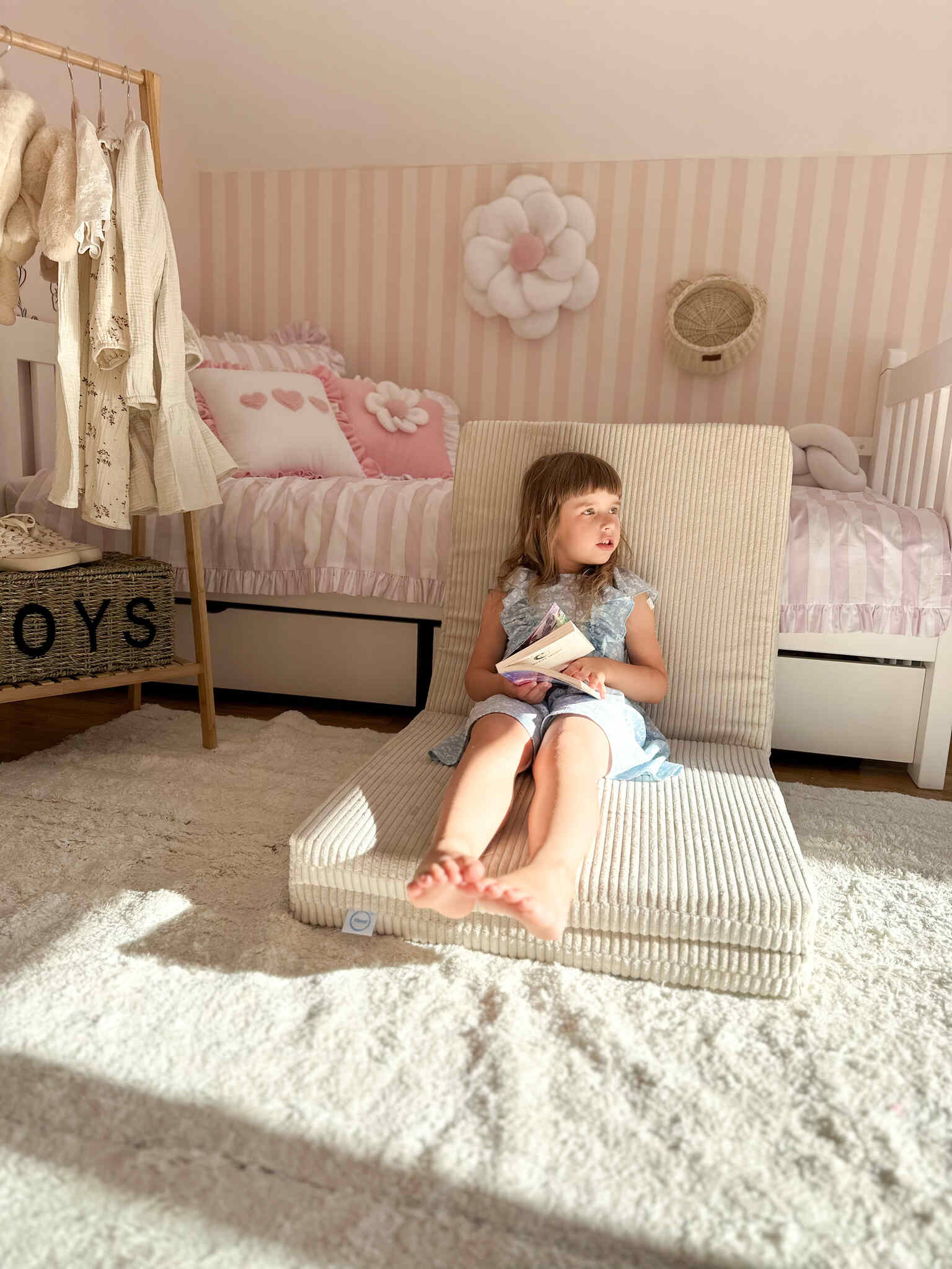 Foldable square baby play mat 120 × 120 cm in Corduroy